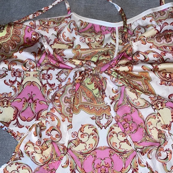 Rue21 Women’s Bandana Style Top - Picture 4 of 4